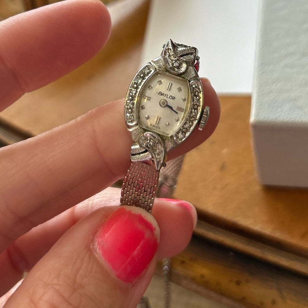 Antique Dainty Deco Watch - Picture 2 of 10